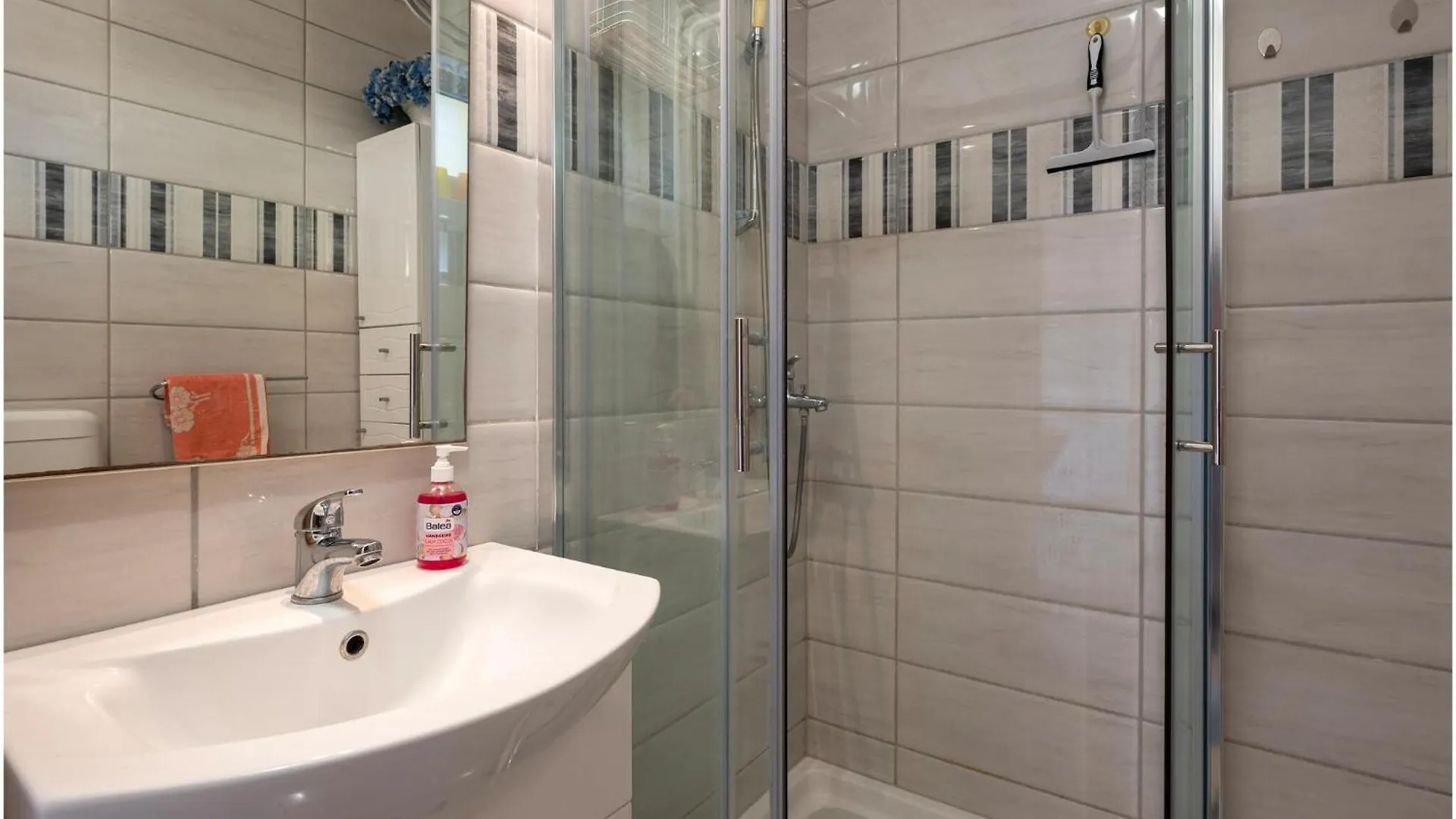 Apartment Apartman Jenny Br, 2 Porec Croatia